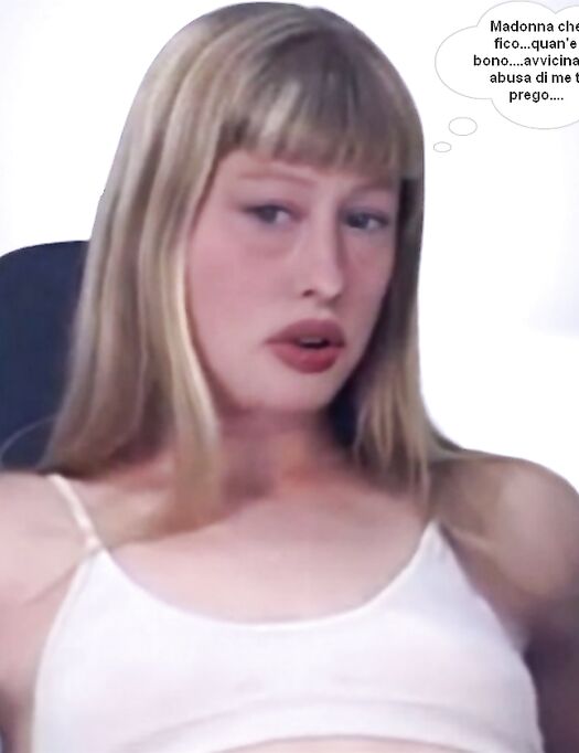 Travestito italiano succhia cazzi in palestra